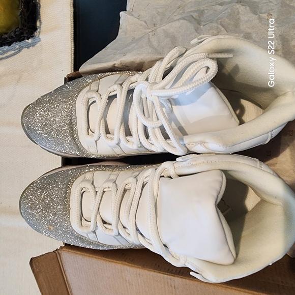 Air Jordan 11 Retro White and Silver Sneakers with Glitter Accents - Picture 9 of 11